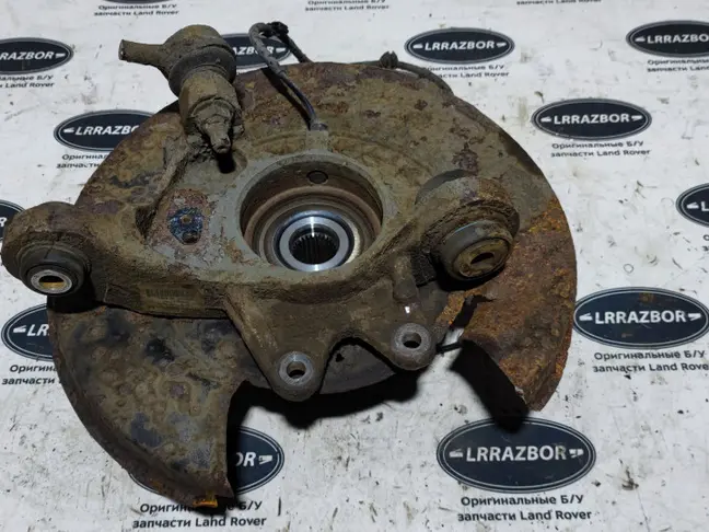 Кулак задний левый Range Rover 3 L322 09-12