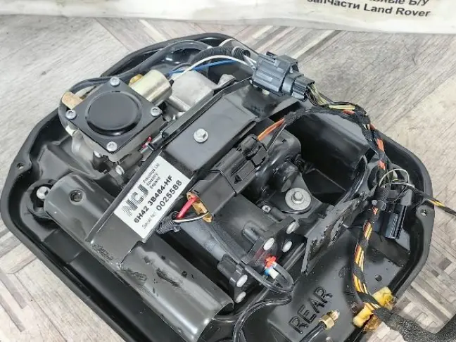 Компрессор пневмоподвески Range Rover L322
