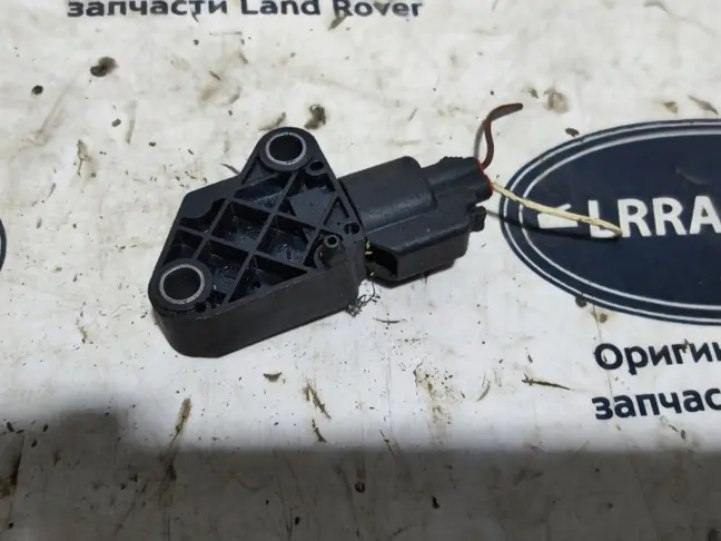 Датчик удара передний DISCOVERY 3/4 L319
