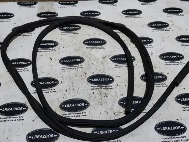 Уплотнитель капота Land Rover DISCOVERY 3/4 L319
