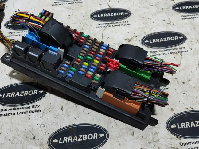 Блок предохранителей салонный DISCOVERY 3 L319 2.7