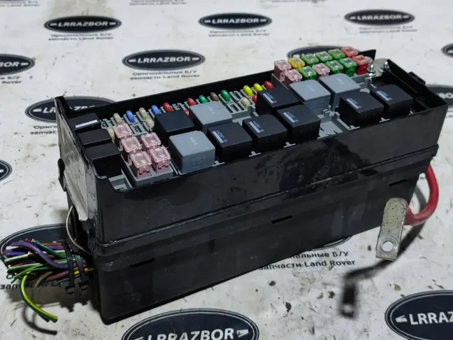 Блок предохранителей под капот DISCOVERY 3 L319
