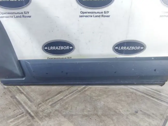 Молдинг двери задней правой DISCOVERY 3 L319 05-09