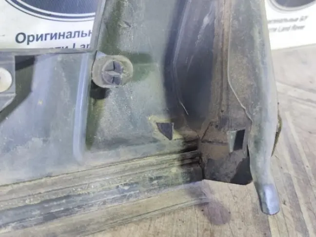 Молдинг двери задней правой DISCOVERY 3 L319 05-09