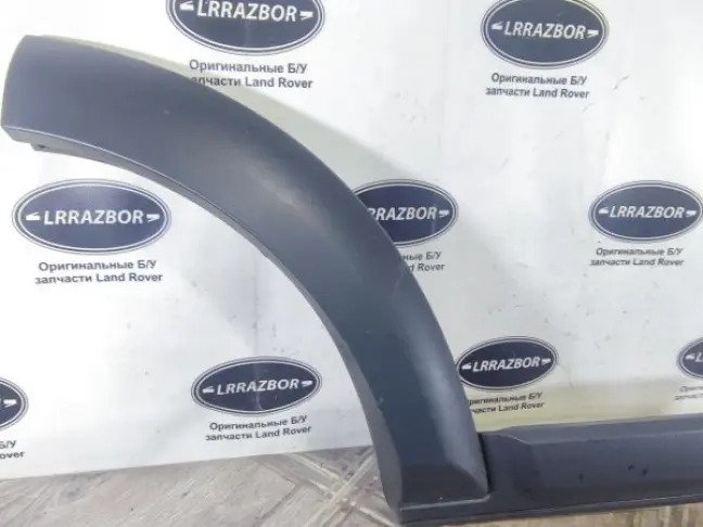 Молдинг двери задней правой DISCOVERY 3 L319 05-09