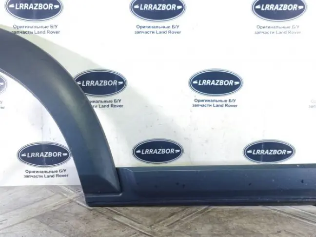 Молдинг двери задней правой DISCOVERY 3 L319 05-09