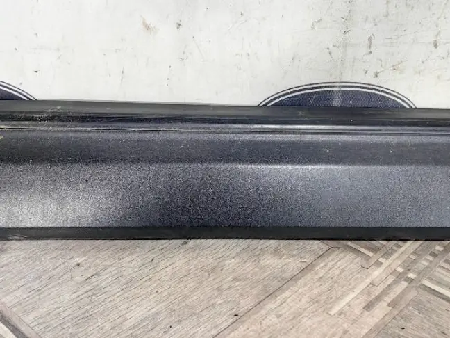 Молдинг передней левой двери DISCOVERY 3 L319