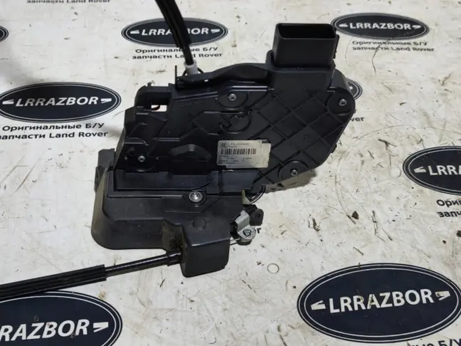 Замок двери передний правый DISCOVERY 3/4 L319