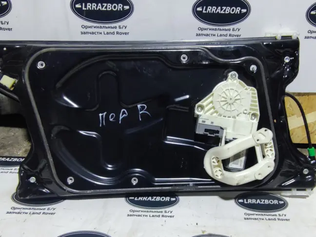 Стеклоподъемник передний правый DISCOVERY 3 L319