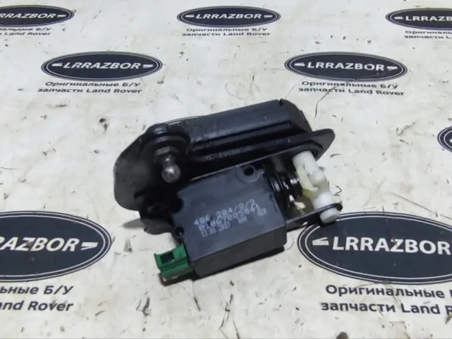 Замок откидного борта левый DISCOVERY 3 L319