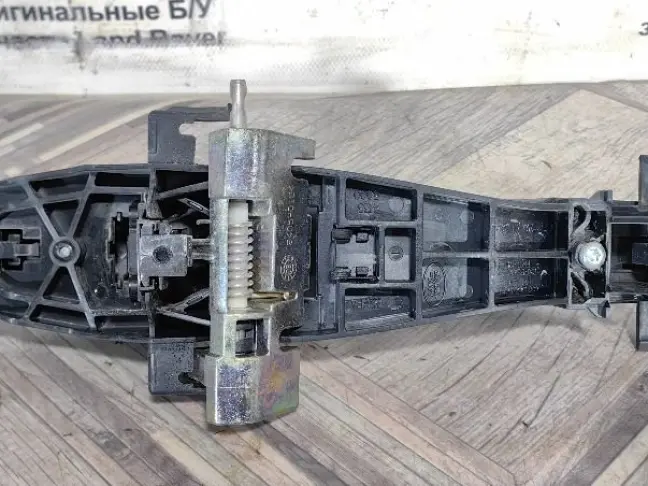 Ручка двери задняя правая DISCOVERY 3 L319 05-09