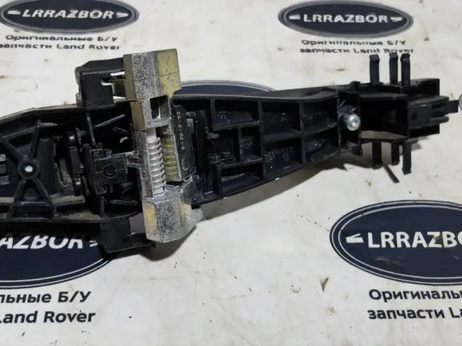 Ручка двери задняя левая DISCOVERY 3 L319 05-09