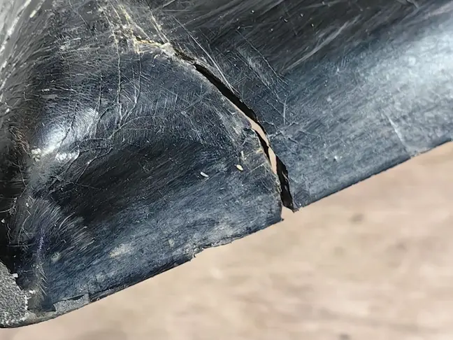 Молдинг переднего левого крыла DISCOVERY 3 L319