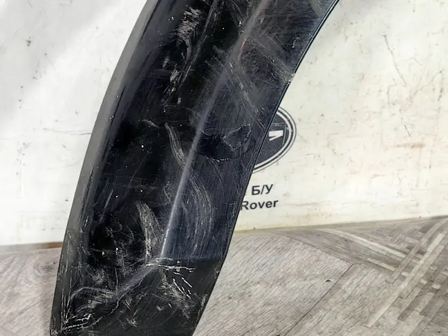 Молдинг переднего левого крыла DISCOVERY 3 L319