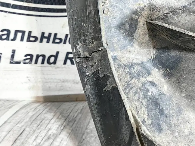 Молдинг переднего левого крыла DISCOVERY 3 L319