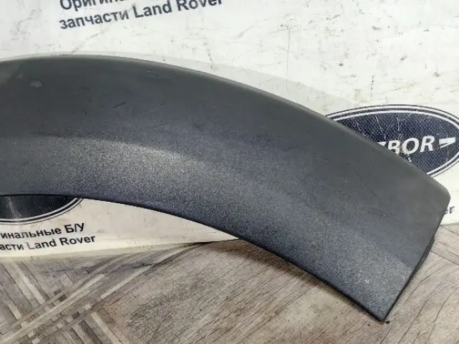 Молдинг заднего крыла правого DISCOVERY 3 L319