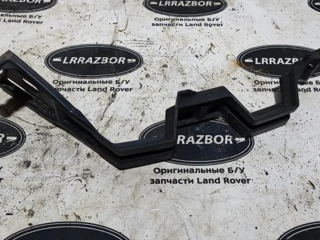 Кронштейн передний левый Discovery 3 L319