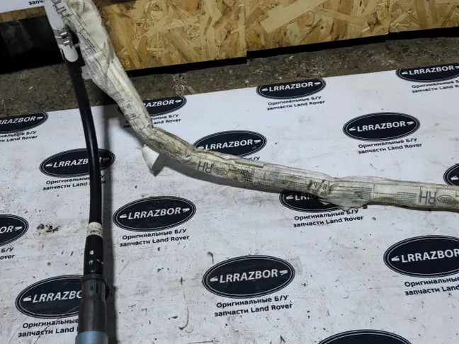 Шторка безопасности правая Discovery 3/4 L319