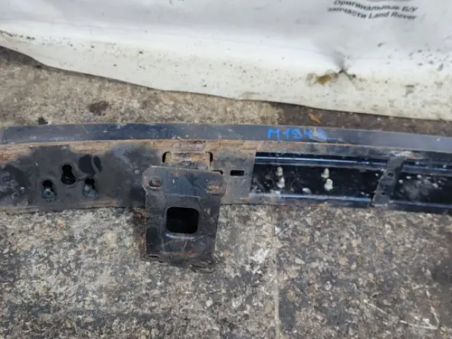 Усилитель переднего бампера DISCOVERY 3/4 L319