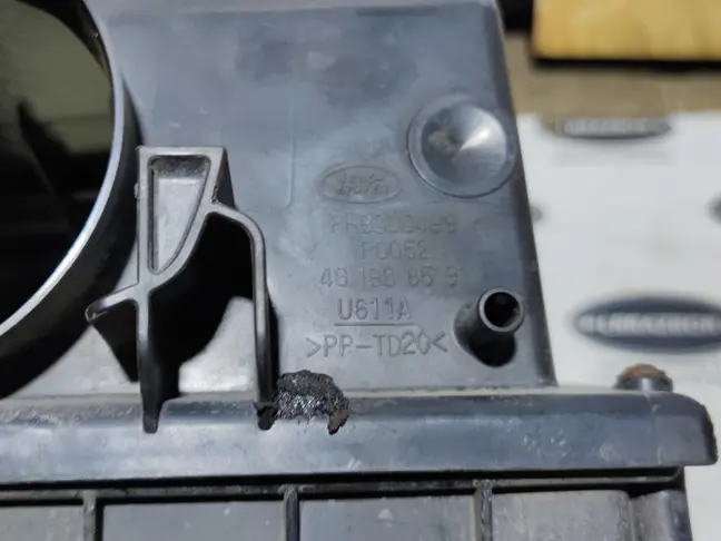 Корпус воздушного фильтра Discovery 3 2.7