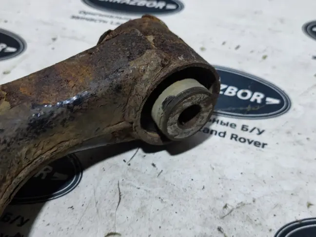 Рычаг передний нижний правый DISCOVERY 3 L319