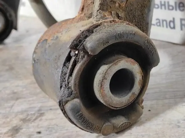 Рычаг передний верхний левый DISCOVERY 3 L319