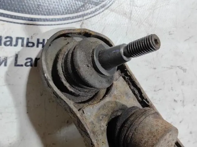 Рычаг передний верхний левый DISCOVERY 3 L319