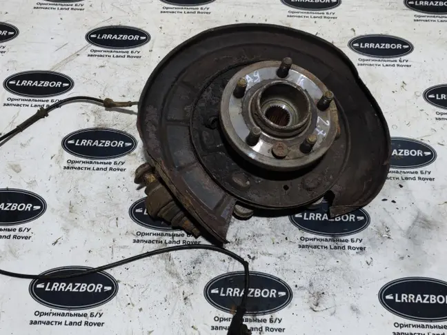 Кулак задний правый DISCOVERY 3 L319 05-12