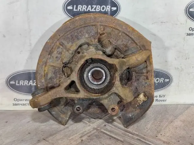 Кулак задний левый DISCOVERY 3 L319 05-12