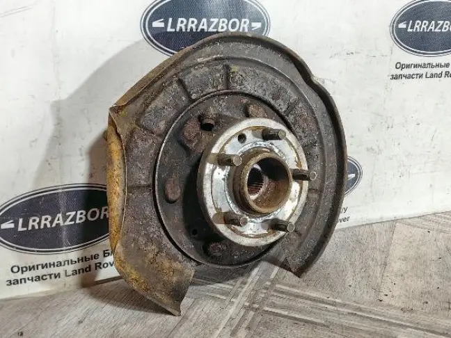 Кулак задний левый DISCOVERY 3 L319 05-12