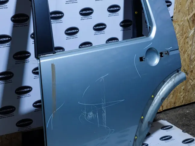 Дверь задняя левая DISCOVERY 3/4 L319  2005 - 2014