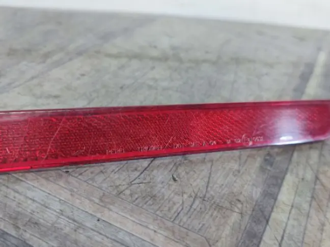 Катафот в бампер правый DISCOVERY 3/4 L319 05-15