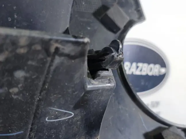 Решетка радиатора Land Rover DISCOVERY 3 L319