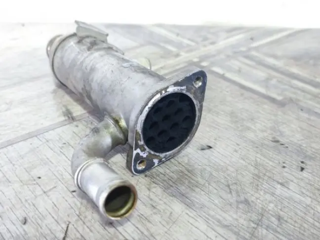 Охладитель ЕГР левый DISCOVERY 3 L319 2.7