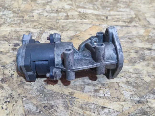 Клапан ЕГР правый Land Rover DISCOVERY 3 L319 2.7