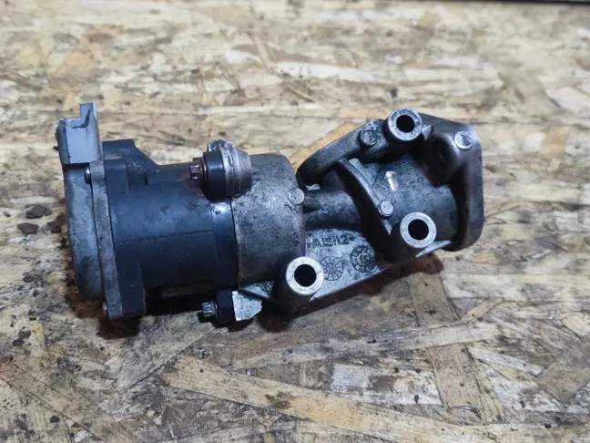 Клапан ЕГР правый Land Rover DISCOVERY 3 L319 2.7