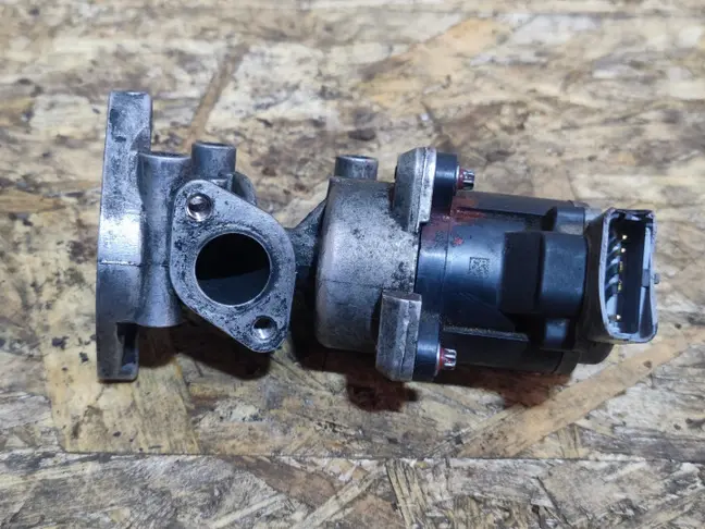 Клапан ЕГР правый Land Rover DISCOVERY 3 L319 2.7