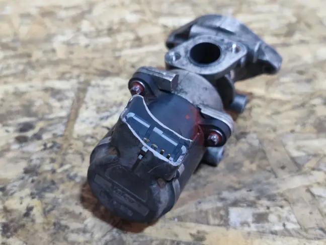 Клапан ЕГР правый Land Rover DISCOVERY 3 L319 2.7