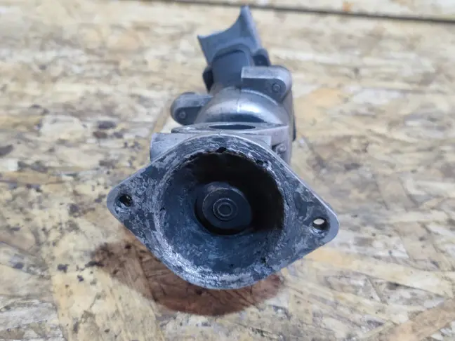 Клапан ЕГР правый Land Rover DISCOVERY 3 L319 2.7