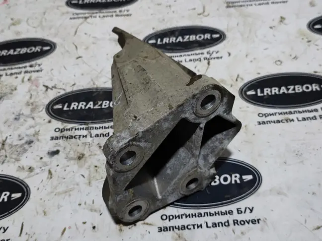 Кронштейн двигателя левый DISCOVERY 3 L319 2.7