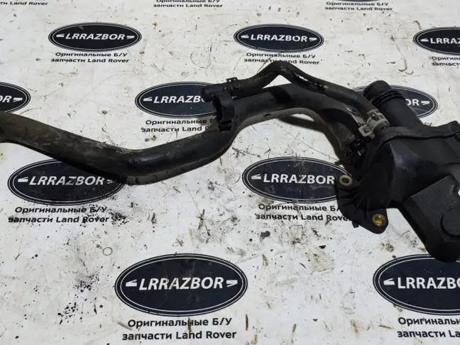 Тройник системы охлаждения DISCOVERY 3 L319 2.7