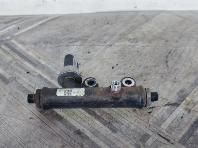 Рампа топливная DISCOVERY 3 L319 2.7 276DT