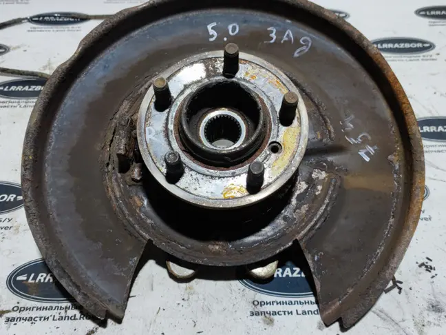 Кулак задний правый Range Rover 3 L322 09-12