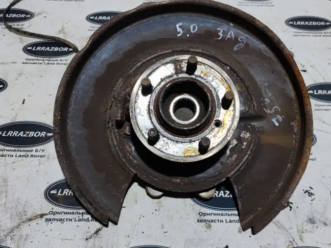 Кулак задний правый Range Rover 3 L322 09-12