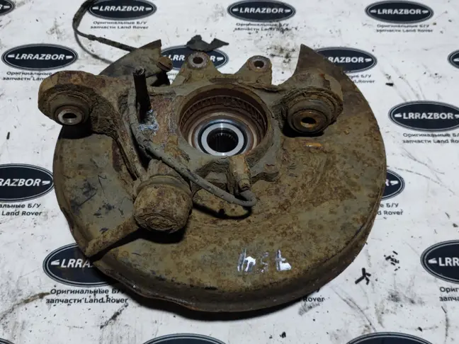 Кулак задний правый Range Rover 3 L322 09-12