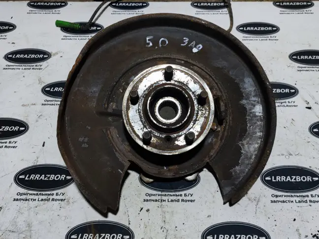 Кулак задний левый Range Rover 3 L322 09-12
