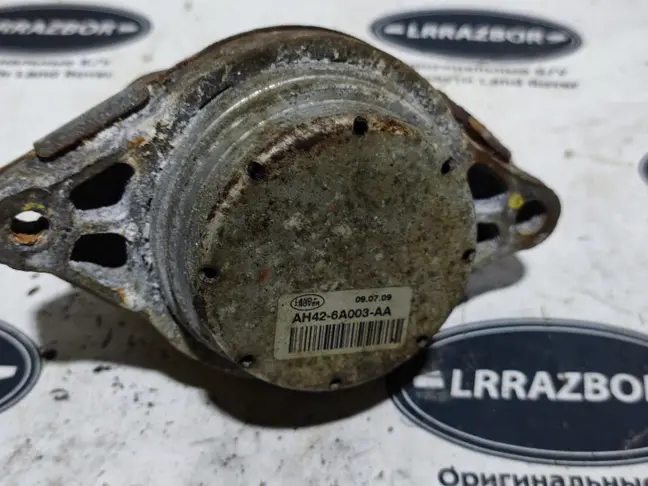 Опора подушка ДВС правая Range Rover 3 L322 5.0