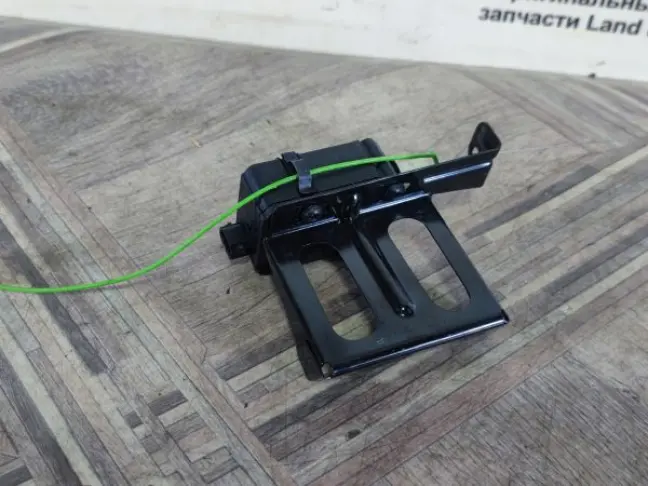 Замок лючка бензобака Range Rover L322 02-12