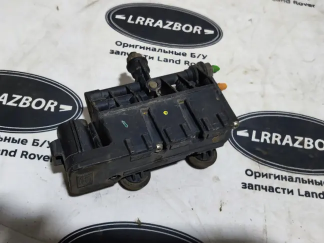 Блок клапанов подвески передний Range Rover L322