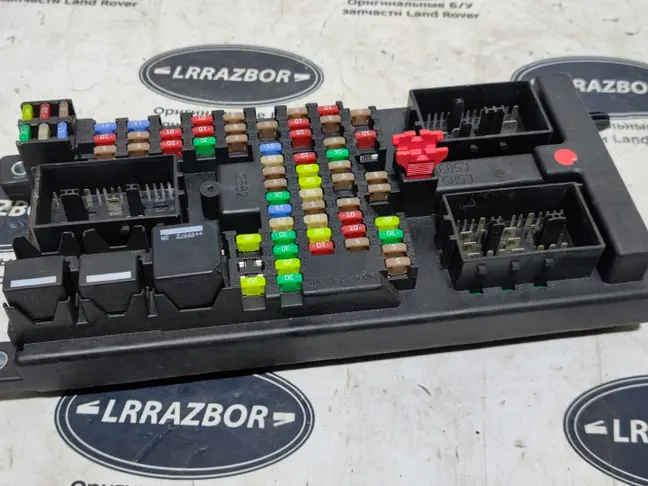 Блок предохранителей салонный Range Rover L322 09+